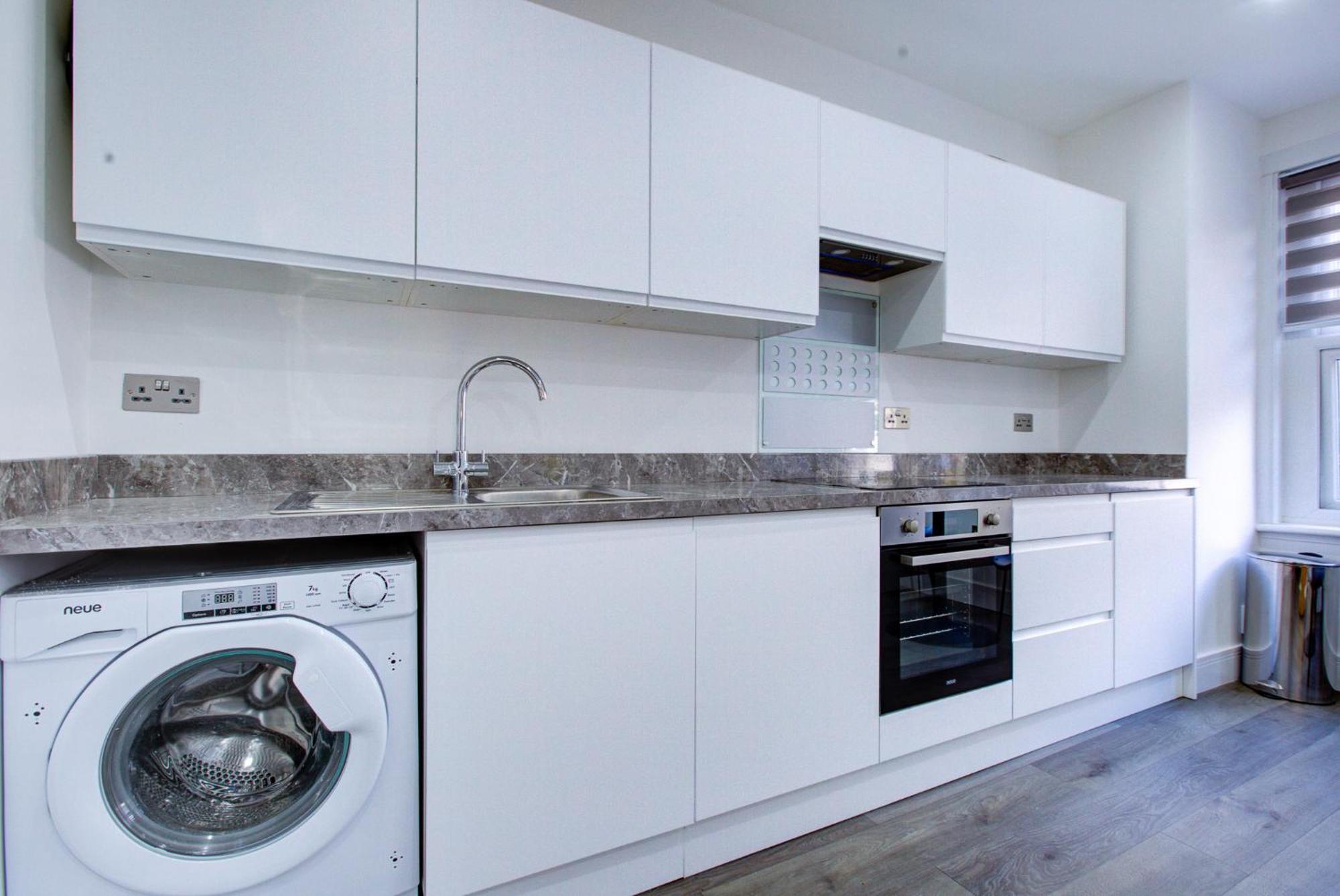 Hybrid Resi - London, Wandsworth Close To Clapham Apartment *